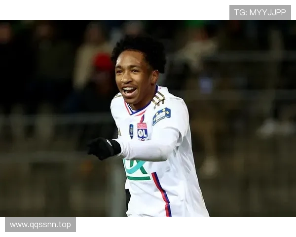 英媒称阿斯顿维拉报价五千万欧求购里昂锋将福法纳多豪门竞逐